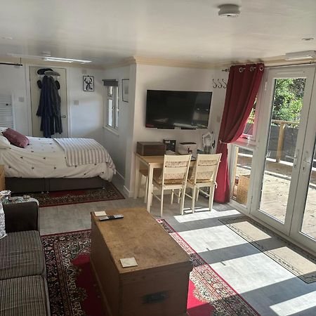 Unique Orchard Lodge For Couples With Hot Tub Strathaven Eksteriør bilde