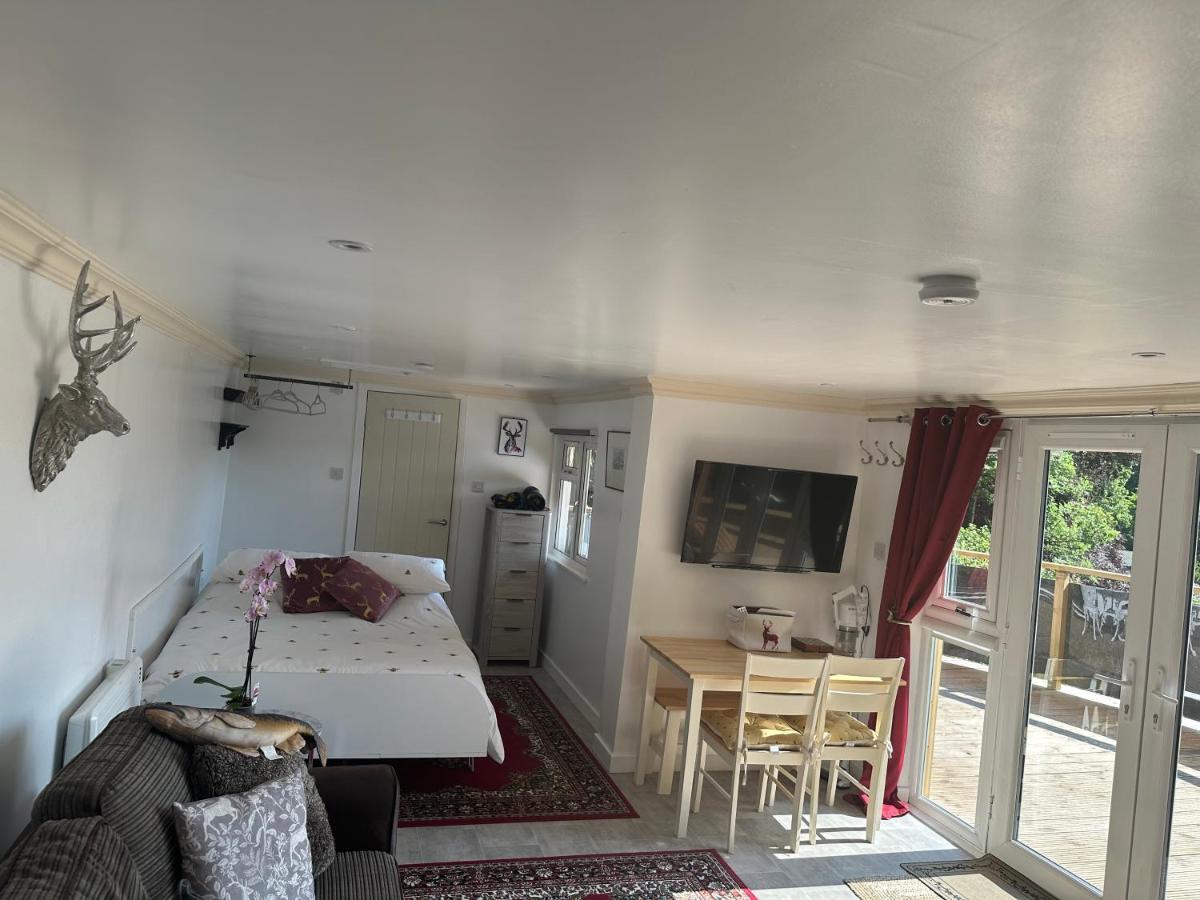 Unique Orchard Lodge For Couples With Hot Tub Strathaven Eksteriør bilde